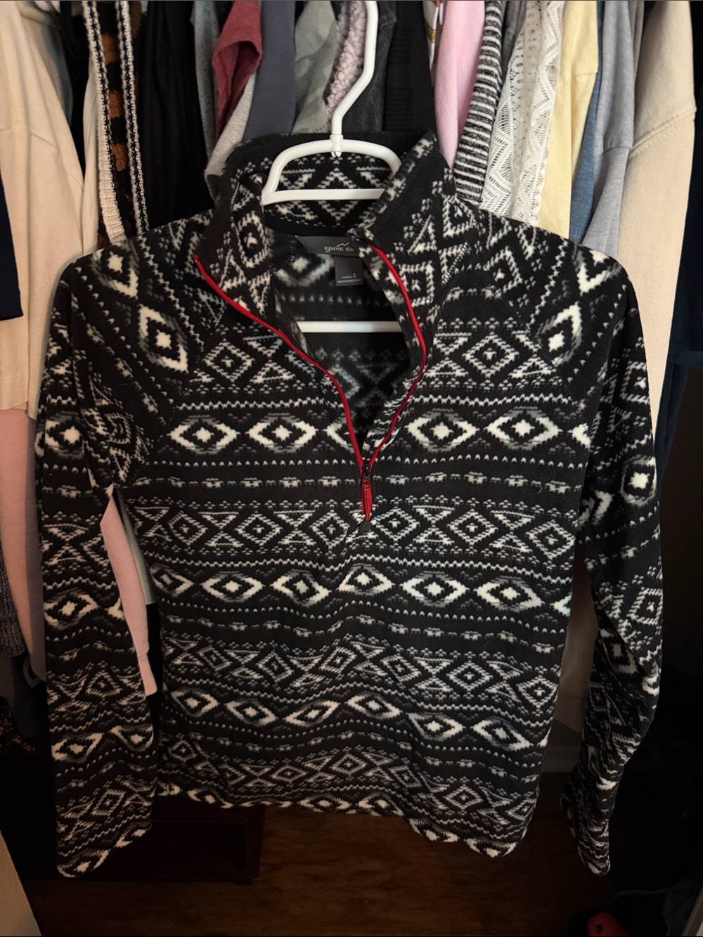 Women’s quarter-Zip Sweater - Black & White